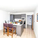 Stays, 2br Family & Contractors Apartman Bradford