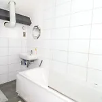 Stays, 2br Family & Contractors Apartman *