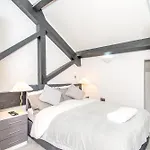 Stays, 2br Family & Contractors Bradford