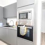 Stays, 2br Family & Contractors Bradford
