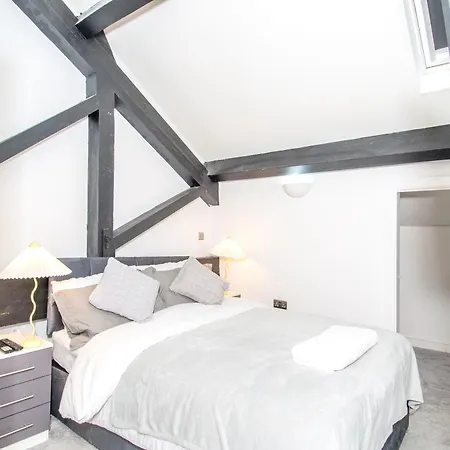 Apartment Stays, 2br Family & Contractors *