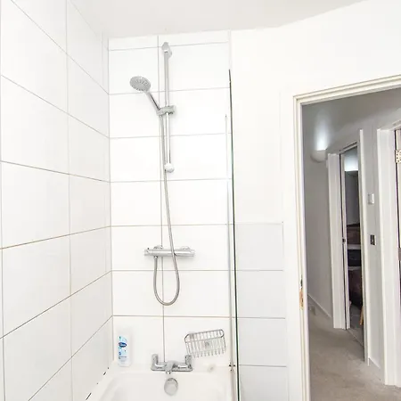 Stays, 2br Family & Contractors