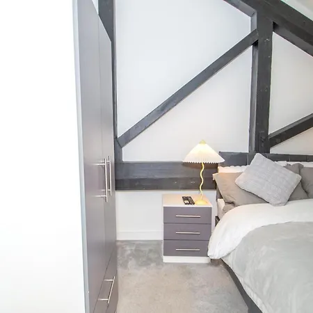 Stays, 2br Family & Contractors * Bradford (West Yorkshire)