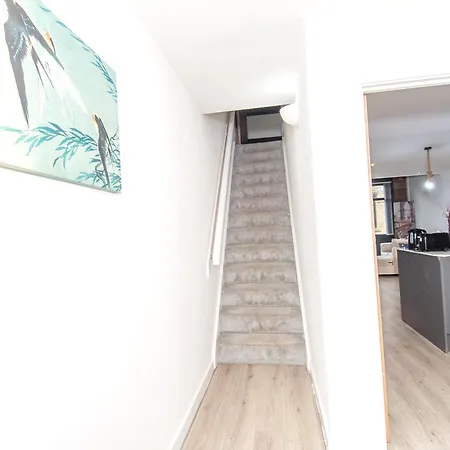 Apartament Stays, 2br Family & Contractors