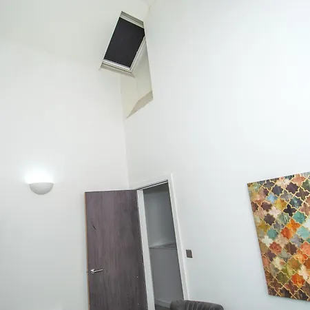 Stays, 2br Family & Contractors * Bradford (West Yorkshire)