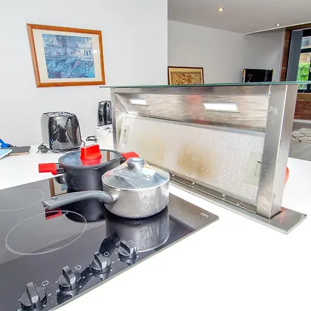 Stays, 2br Family & Contractors Bradford (West Yorkshire)