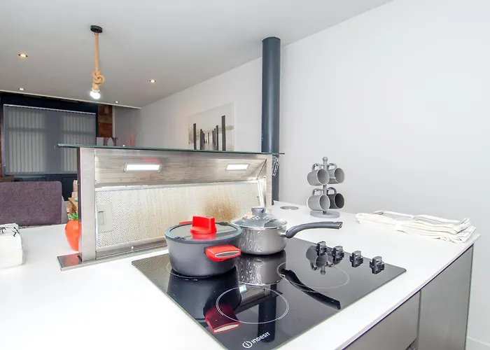 Apartment Stays, 2br Family & Contractors