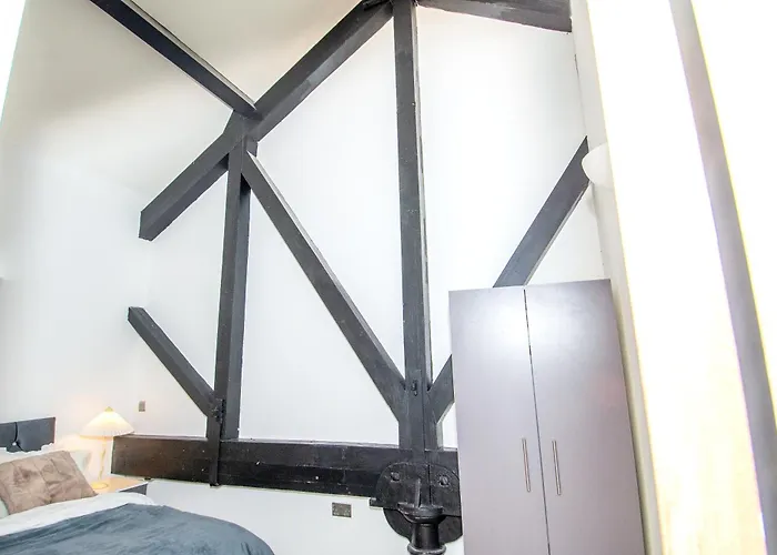 Stays, 2br Family & Contractors * Bradford (West Yorkshire)