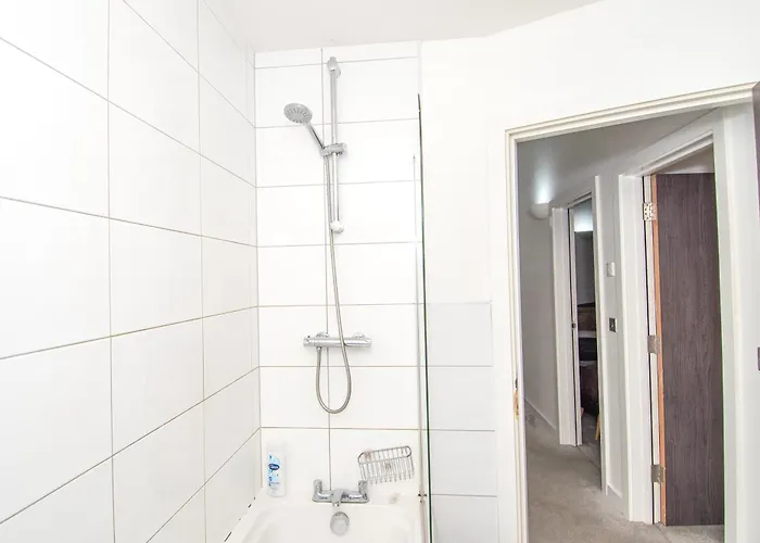 Stays, 2br Family & Contractors