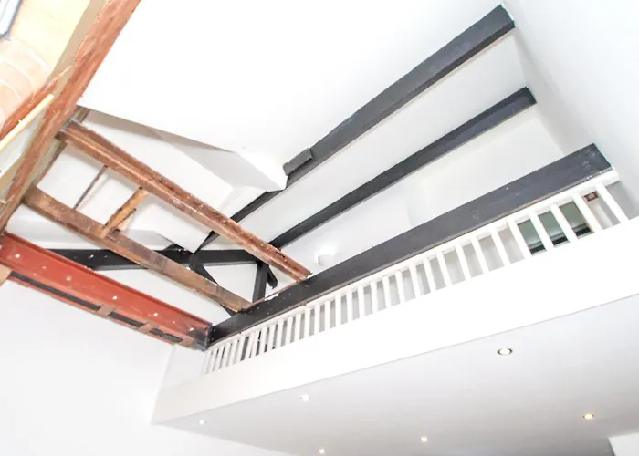 Stays, 2br Family & Contractors