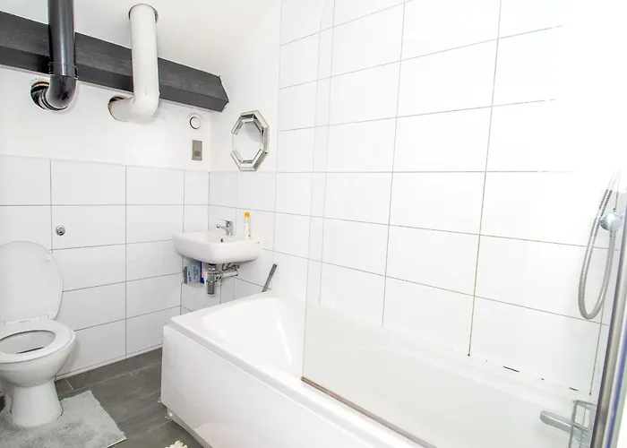 Stays, 2br Family & Contractors Apartment *