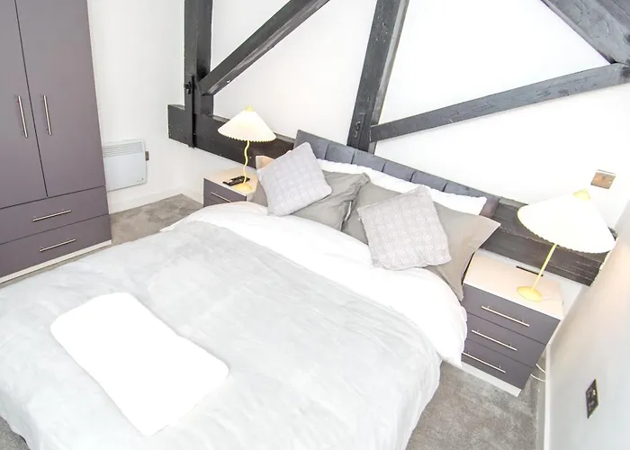 Stays, 2br Family & Contractors * Bradford (West Yorkshire)