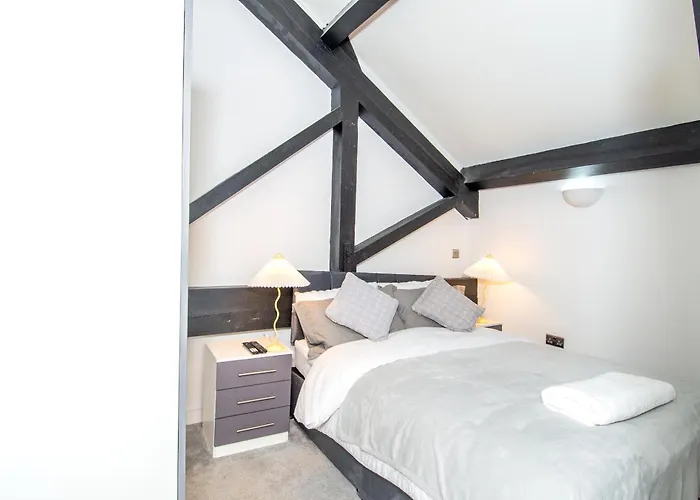 Stays, 2br Family & Contractors