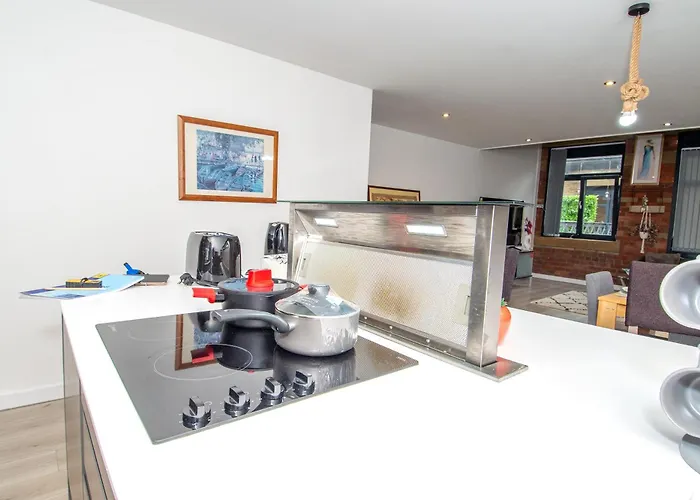 Stays, 2br Family & Contractors Брадфорд