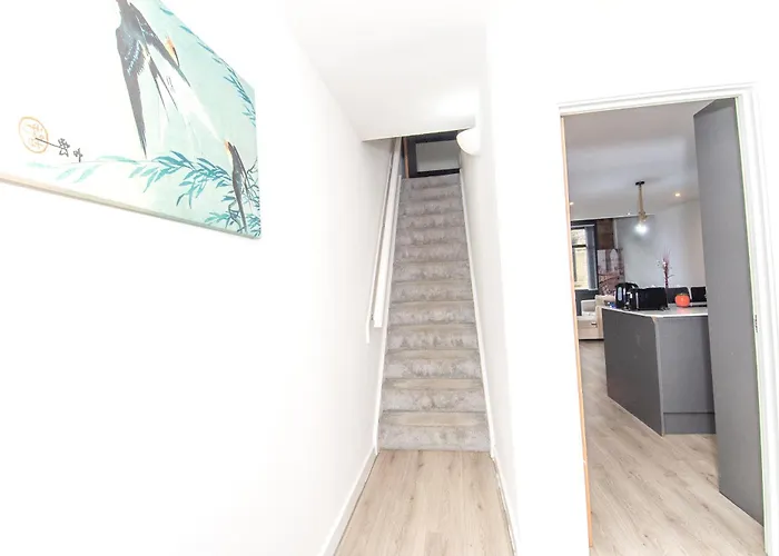 Apartment Stays, 2br Family & Contractors