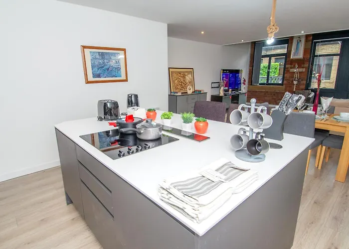 Stays, 2br Family & Contractors Apartment Bradford (West Yorkshire)