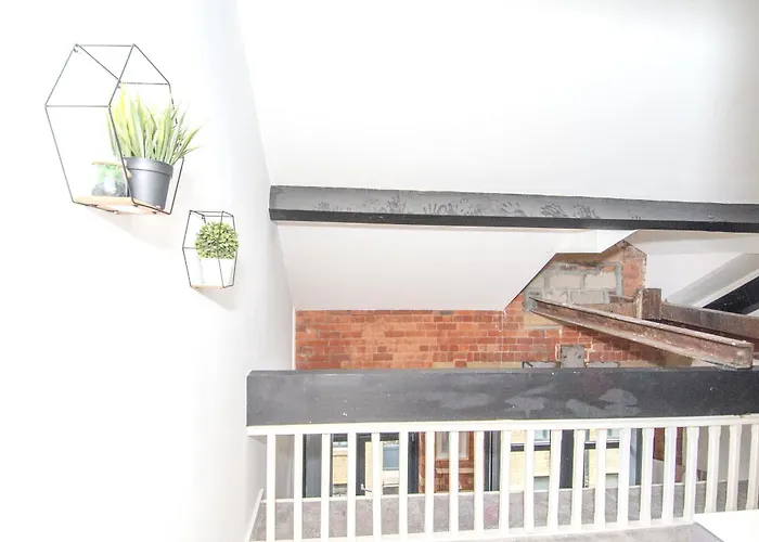 Apartment Stays, 2br Family & Contractors