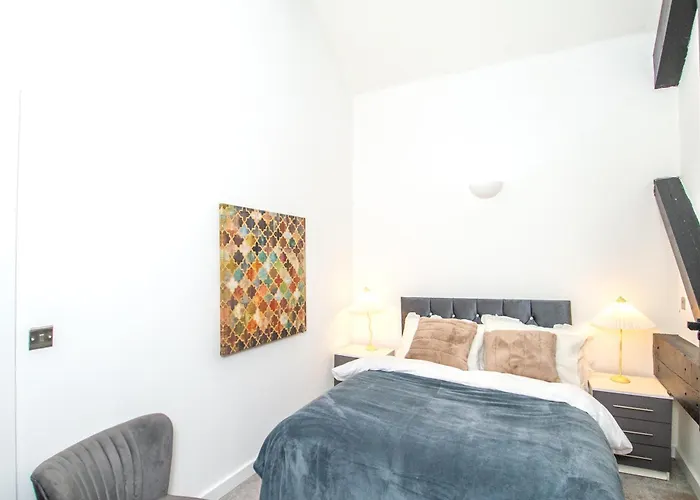 Stays, 2br Family & Contractors