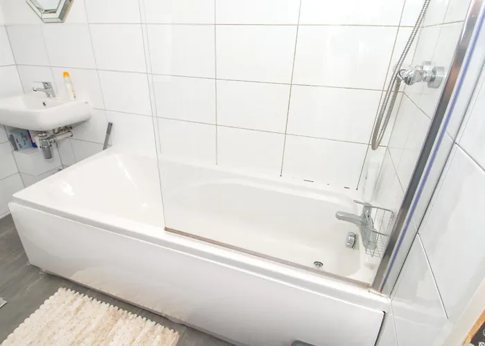 Stays, 2br Family & Contractors