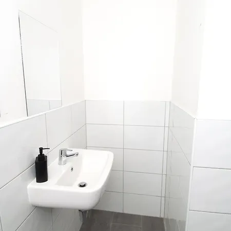 Stays, 2br Family & Contractors *