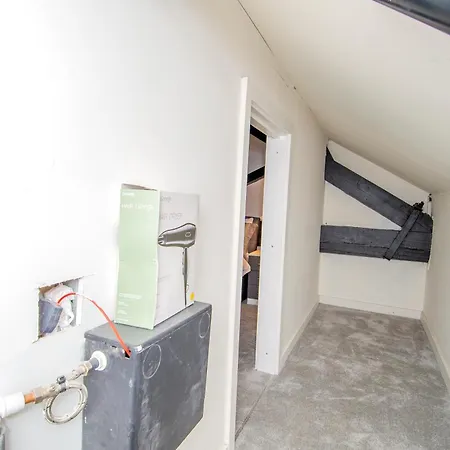 Stays, 2br Family & Contractors 公寓 布雷得佛