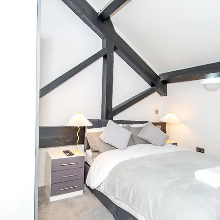 Stays, 2br Family & Contractors