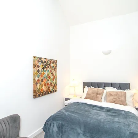 Stays, 2br Family & Contractors