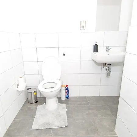 Stays, 2br Family & Contractors 公寓 布雷得佛